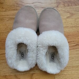 Ugg slide ons excellent condition